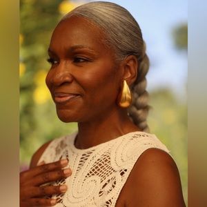 18kt Gold Polished Large Drop Earrings